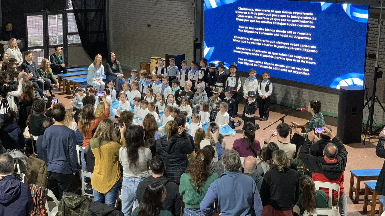 Día de la Independencia en primaria: representación con raíces y orgullo