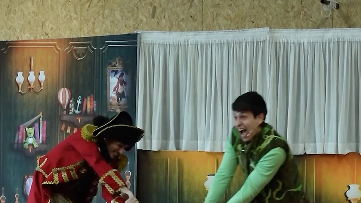 Teatro en inglés en el nivel primario: The Hook y Going Viral